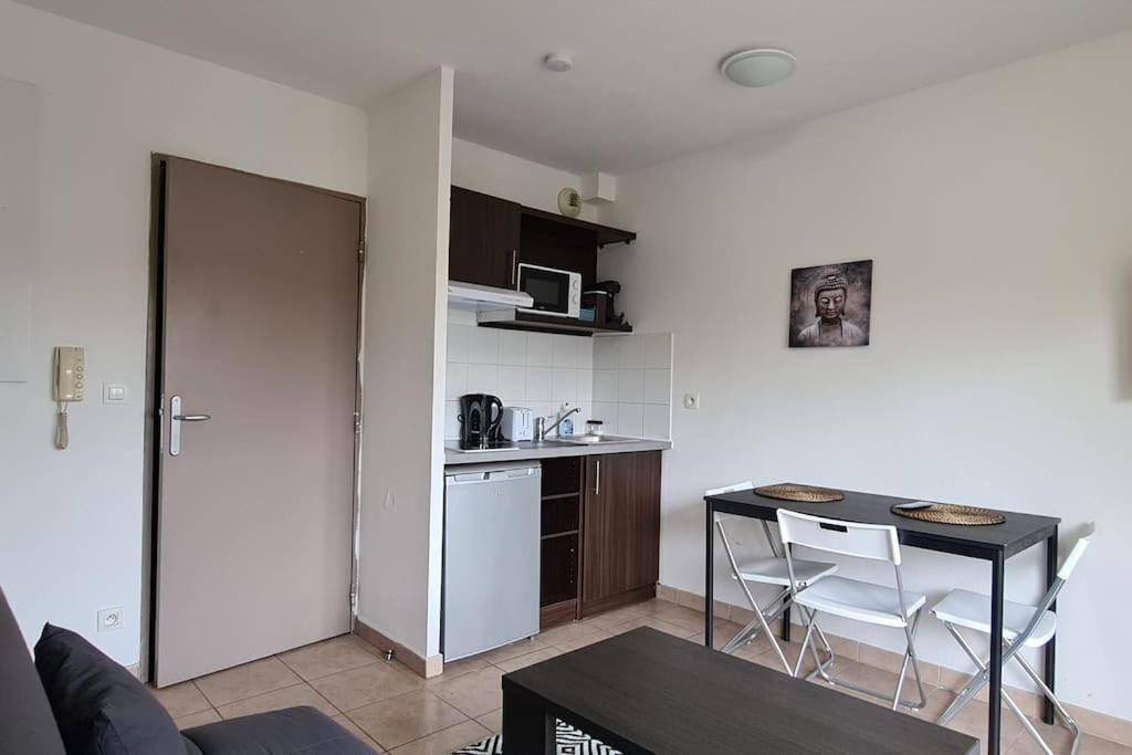 B210 Appartement Disneyland Paris Parking Et Wifi Montevrain Bagian luar foto