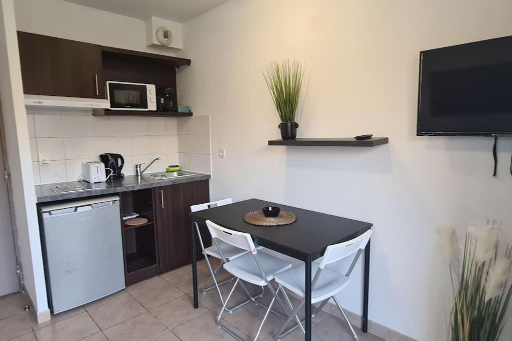 B210 Appartement Disneyland Paris Parking Et Wifi Montevrain Bagian luar foto